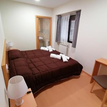 Hospedaxe Casa Avelina Hotel Palas de Rei Room photo